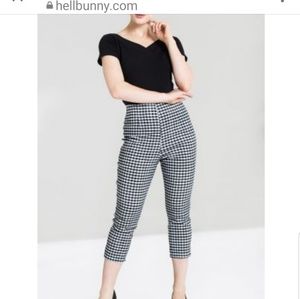 Hellbunny Capri pants